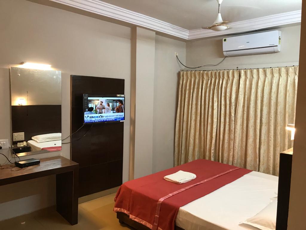 HOTEL SRI URVASI