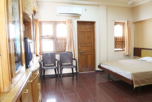 Sugandha Lodge