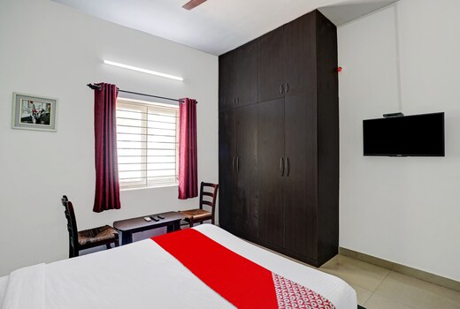 Hotel O The Max Well Resort Near Juhu Beach