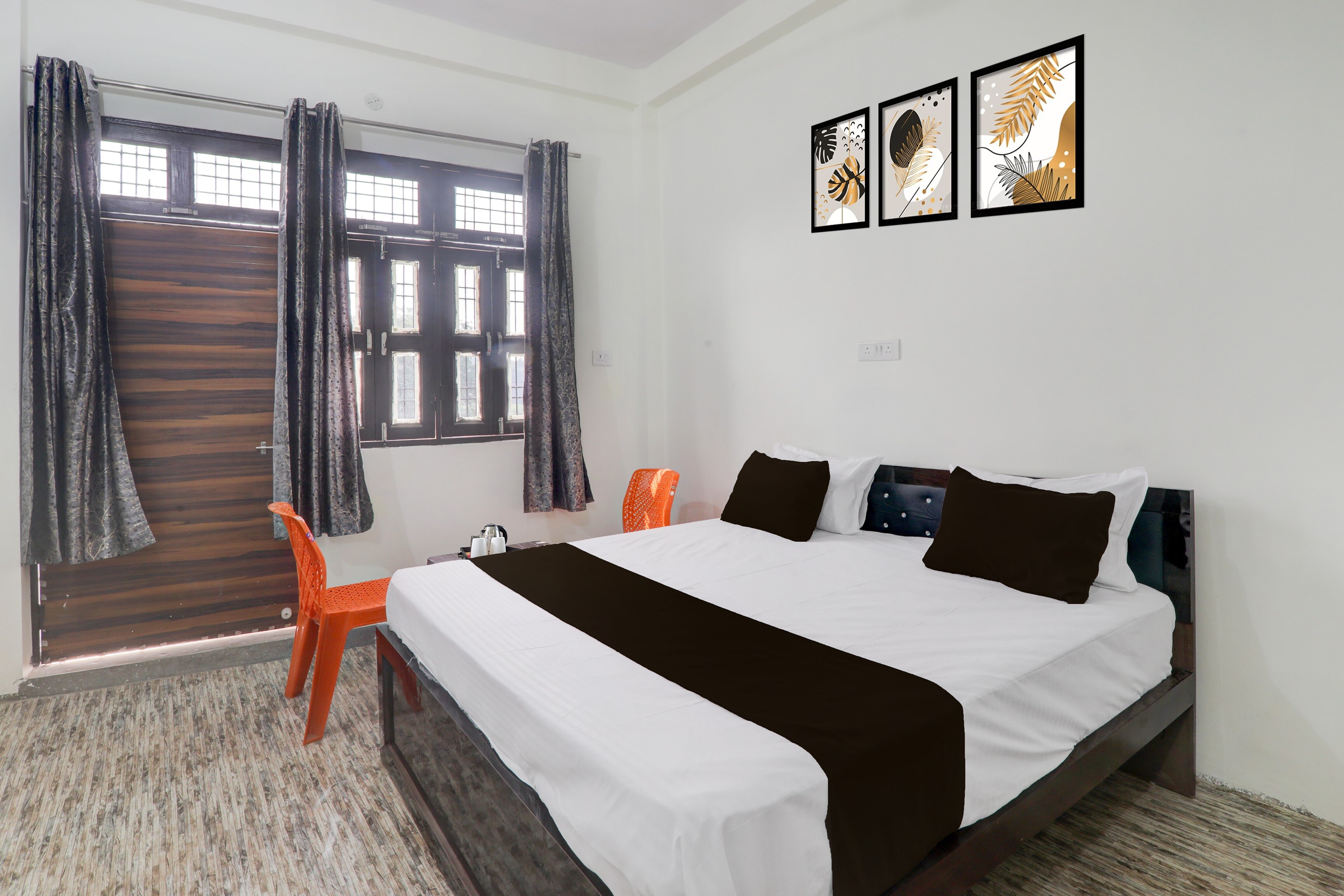 SPOT ON Om Hotel & Restorent