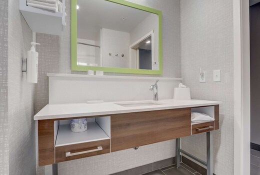 Hampton Inn & Suites by Hilton Cincinnati Midtown Rookwood