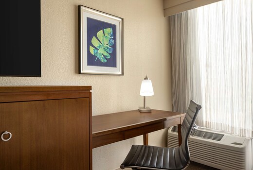 Doubletree by Hilton Fort Myers at Bell Tower Shops