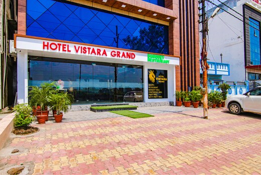 Hotel Vistara Grand