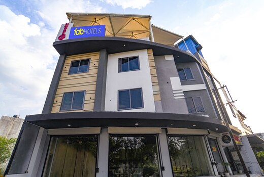 FabHotel Ambrosia Seventy Eight