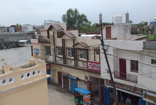 Satyam Lodge