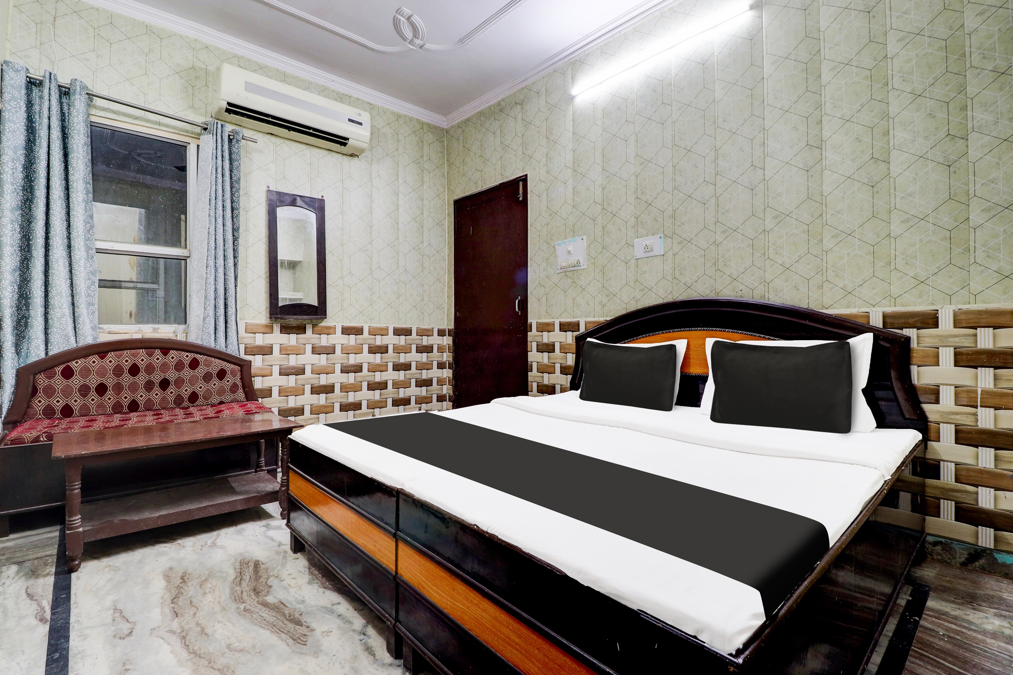Hotel O Sheetal Ganga Dham