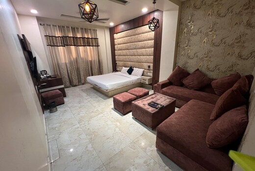 Hotel Crown Inn