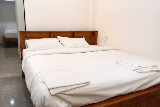 Shri Dham Homestay Suite Room