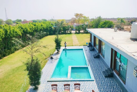 Farm House Gullu | With Swimming Pool
