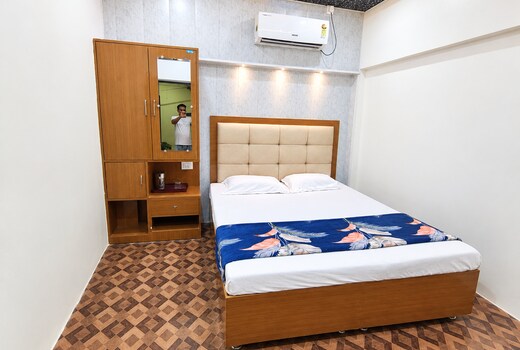 Ansh Paying Guest | Near Kashi Vishwanath Temple