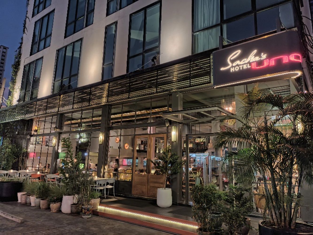 SACHA HOTEL UNO