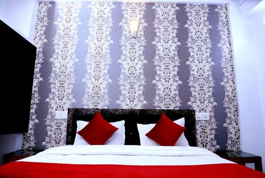 RANAKUNJ HOTEL & RESTAURANT