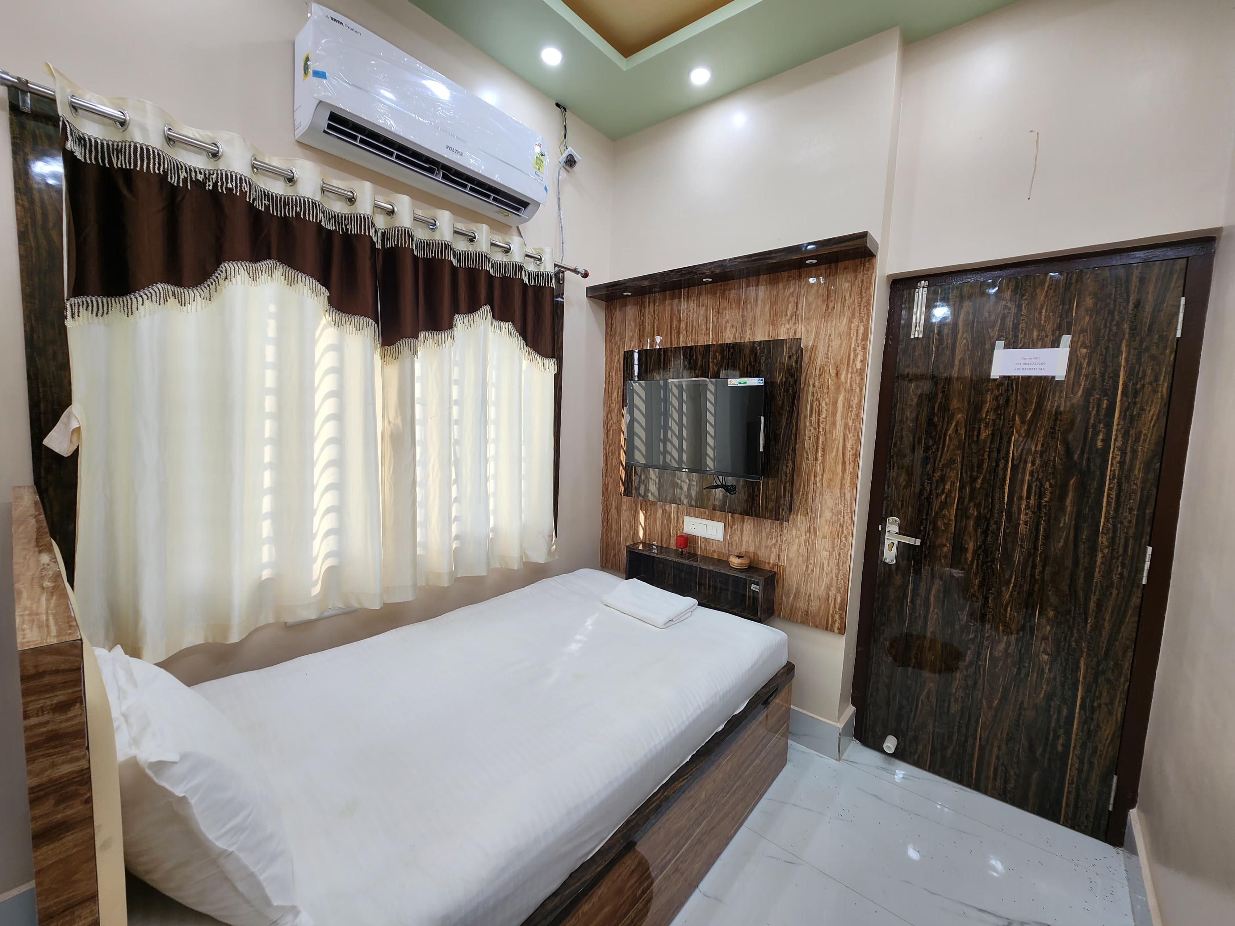 Saha Guest House & Restaurant