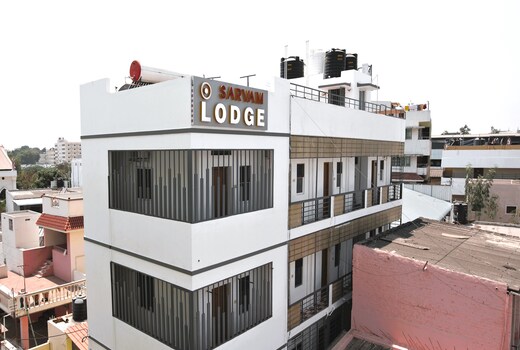 Sarvam Lodge