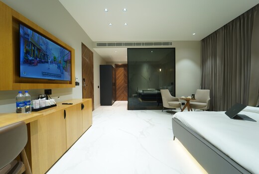 Hotel Millennium