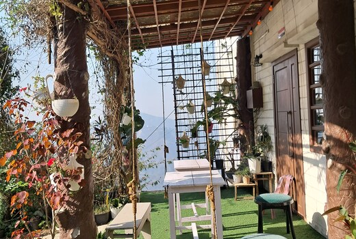 GIFTLAND HOMESTAY