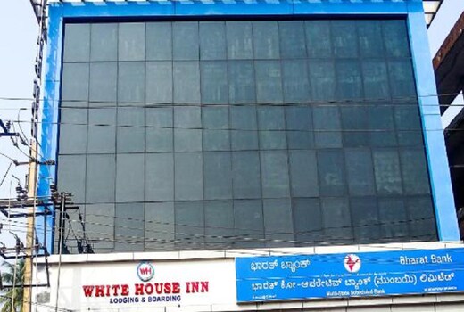 White House Inn