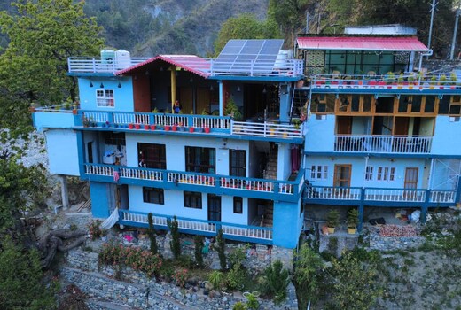 Nav Chetna River View Guest House.