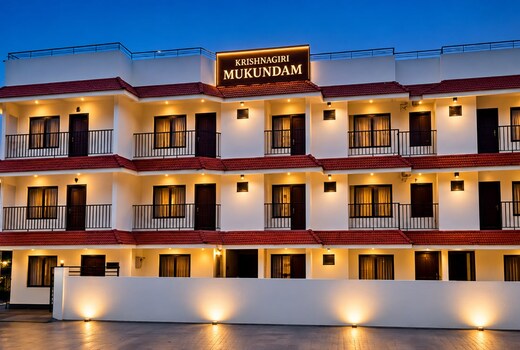 Krishnagiri Mukundam | 250m to North Nada, Guruvayur