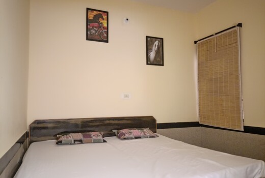Inderpura guest House
