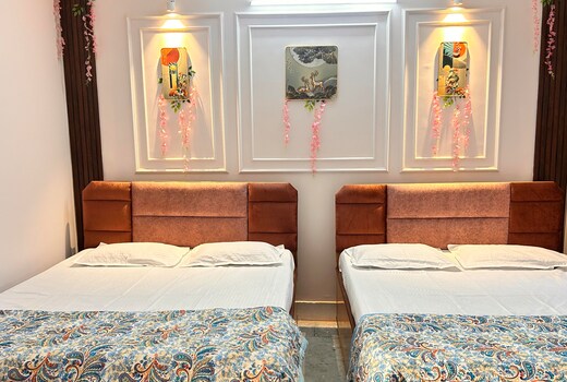 Shubham Paying Guest House