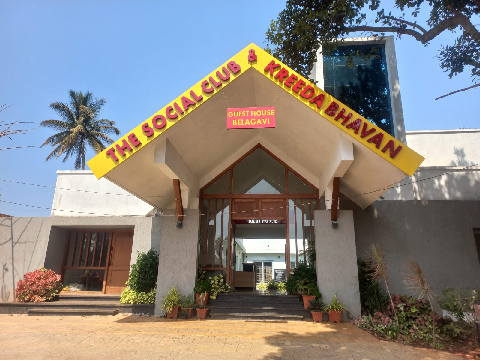 Deluxe Guest House