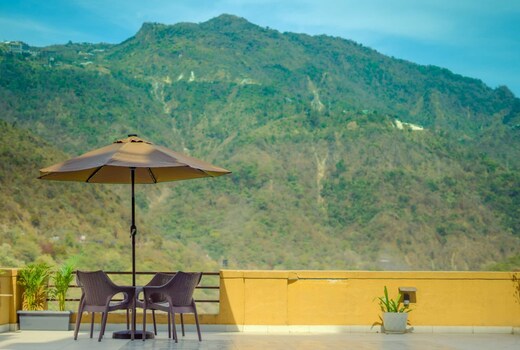 Aloha on the Ganga Almost Heaven Terrace Apartment 116
