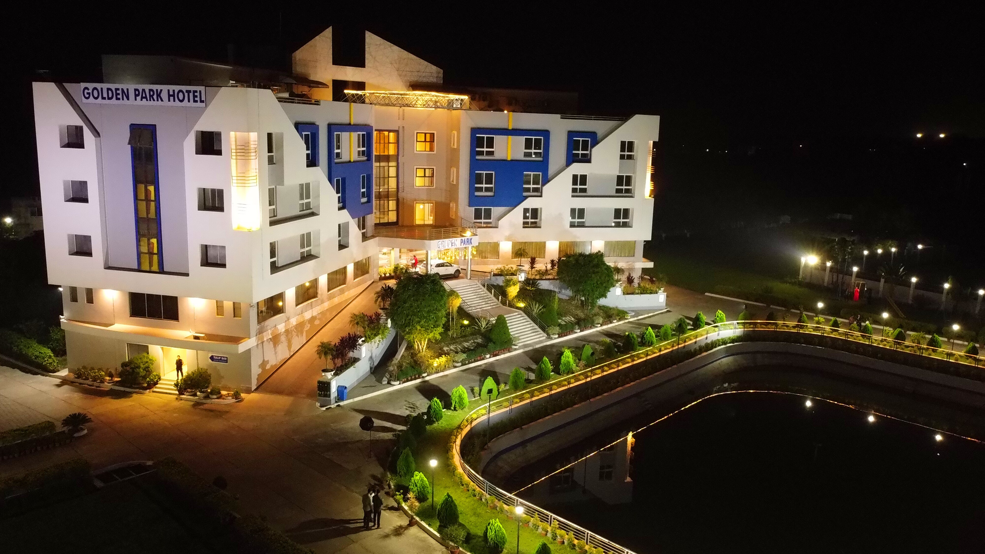 Golden Park Hotel & Resort