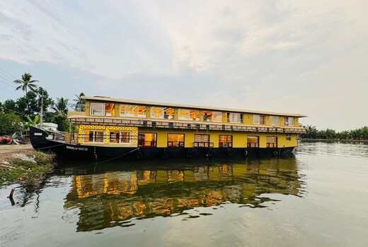 Anugraha Cruise Houseboats
