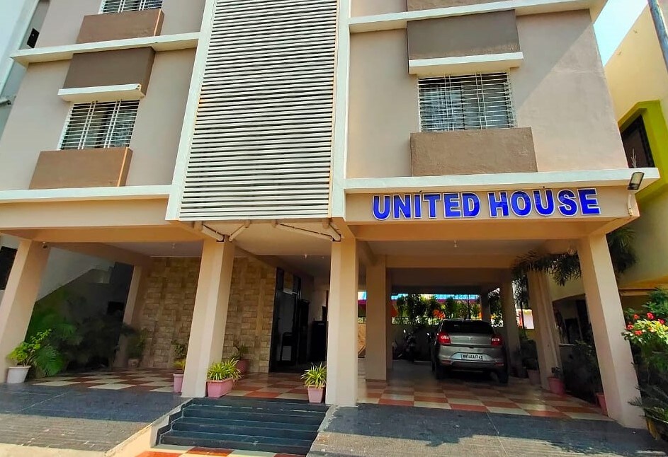 HOTEL UNITED HOUSE