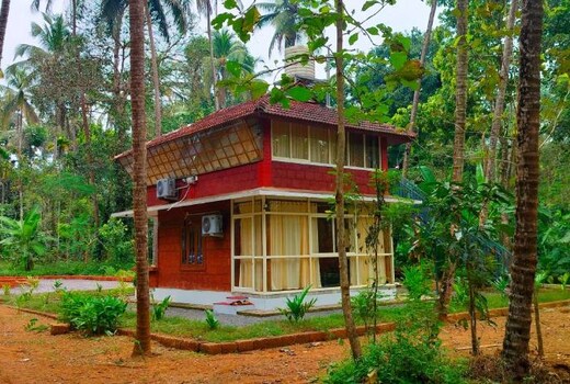 Makam Holiday Home