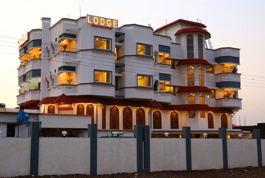 Hotel Dhanashree