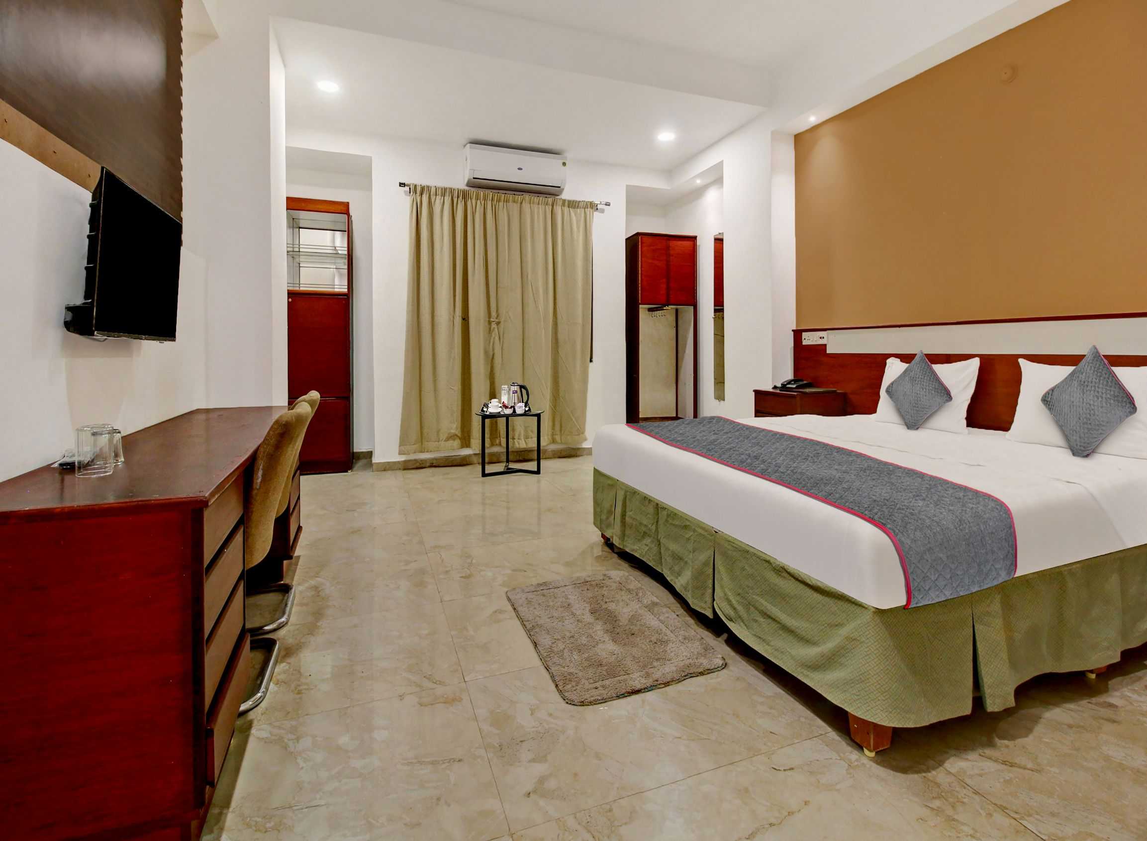 Palette - Hotel Saket Greens