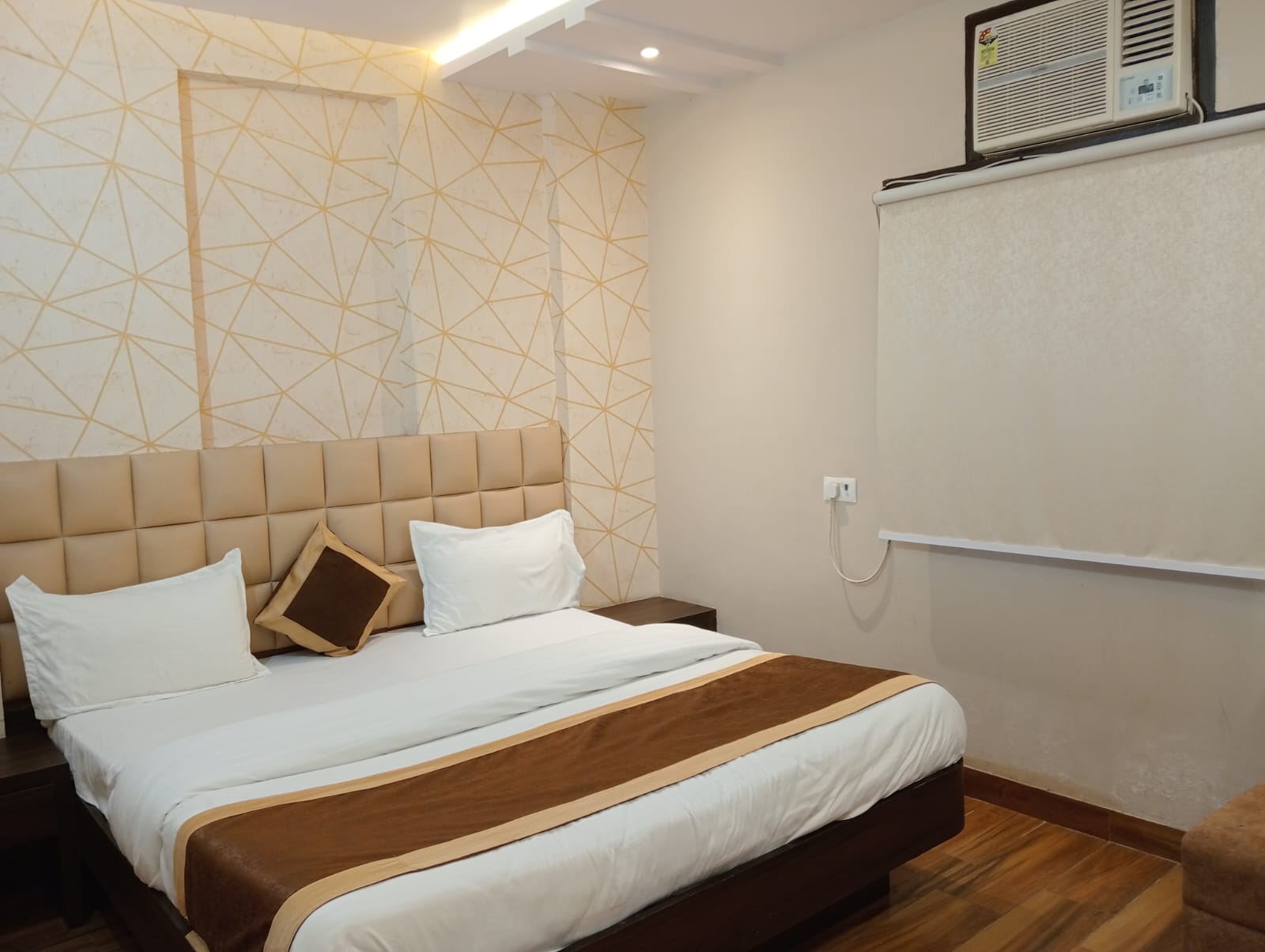 Hotel R R GRAND