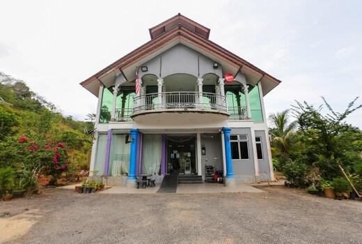 OYO 89933 Nun Hotel