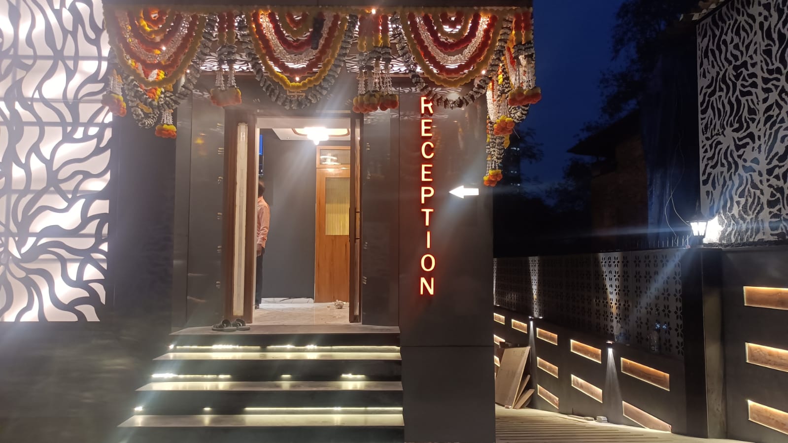 Hotel Aqua Highway Residency