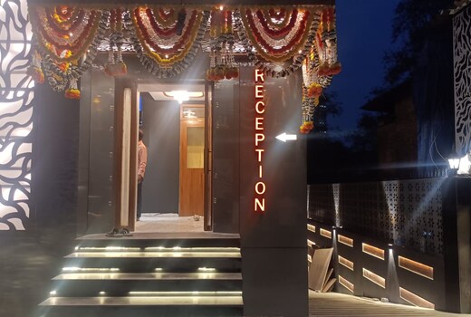 Hotel Aqua Highway Residency