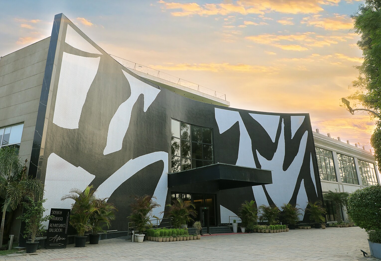 Park Boulevard Hotel & Resort