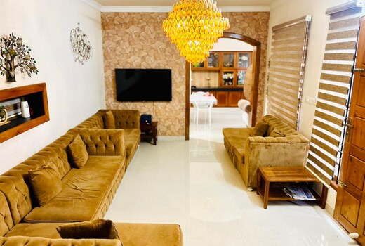 THE GOLDEN VILLA