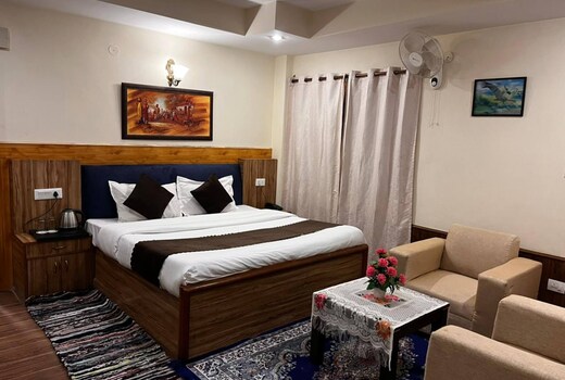 Hexon Stay Scenic 5BHK With Ethnic Seating Vibes