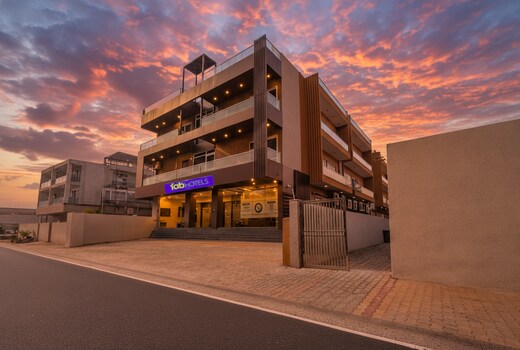 FabHotel Prime Rosens