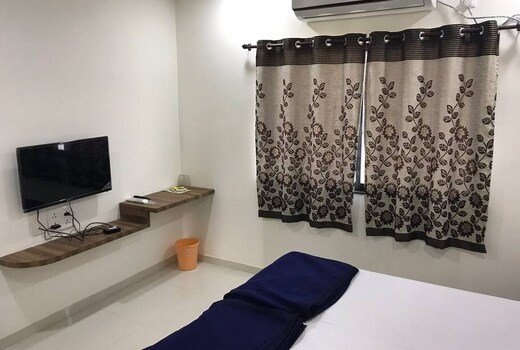 Chaitanya Home Stay AC Rooms