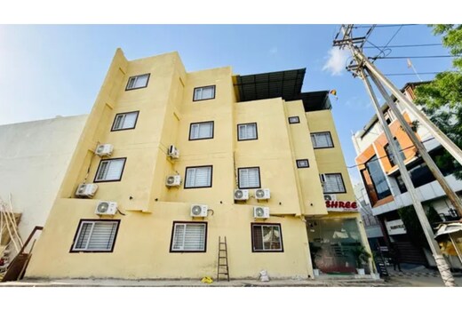 FabHotel Shree Inn