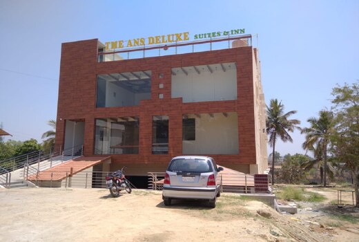 THE ANS DELUXE SUITS AND INN