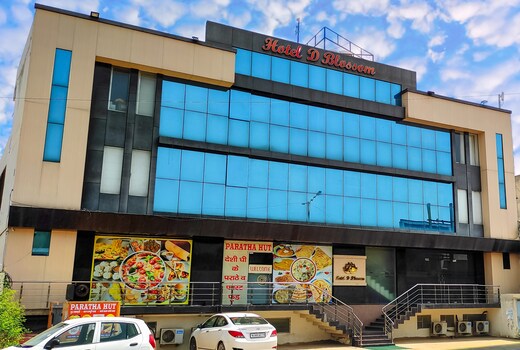 Hotel Rajmahal Palace