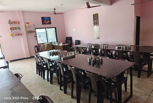 Hari om Hotel and Restaurant