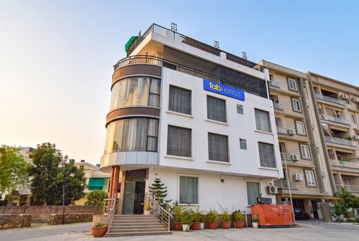 FabHotel Kirara - Nr Jaipur International Airport