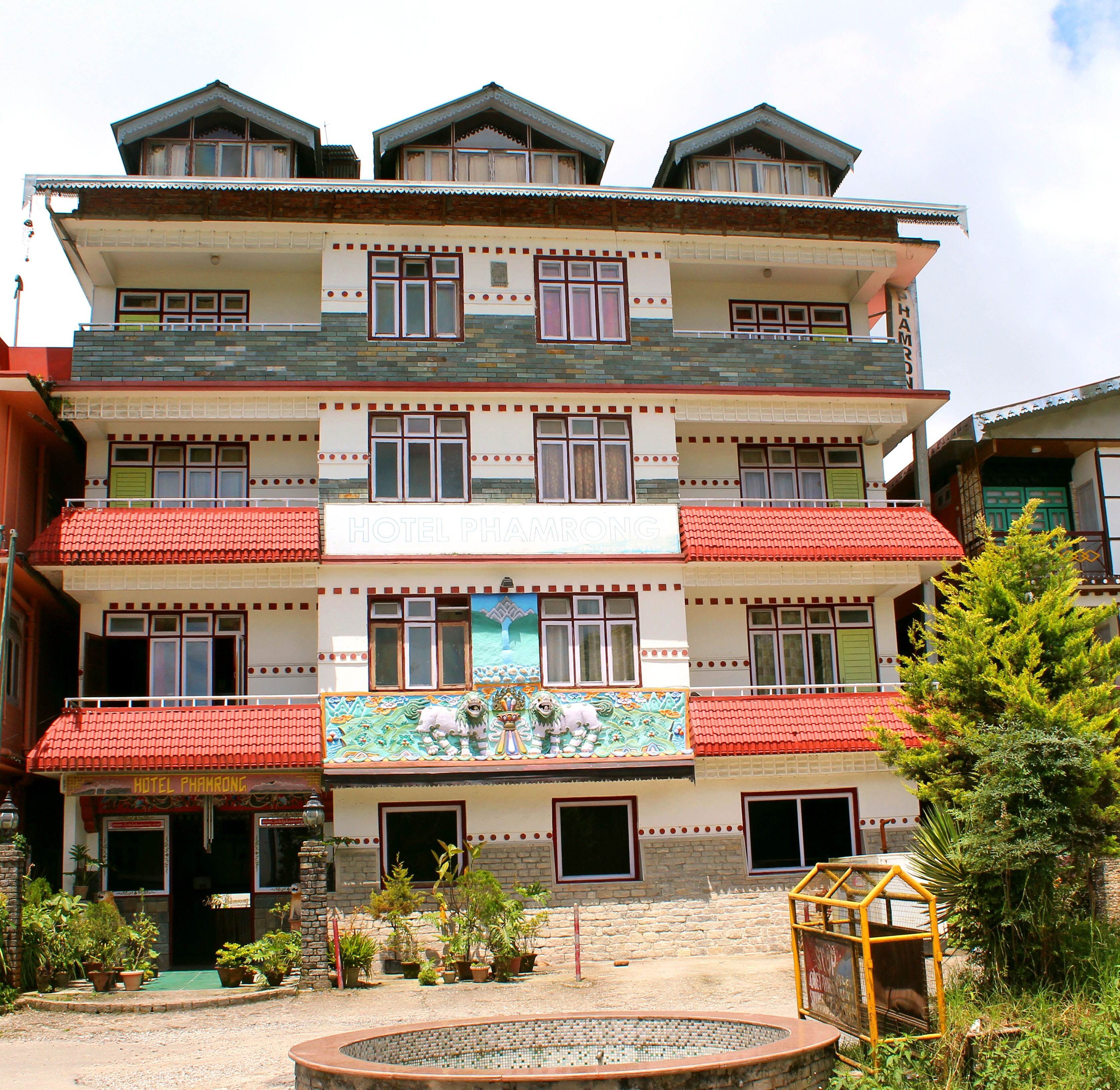 Phamrong Retreat