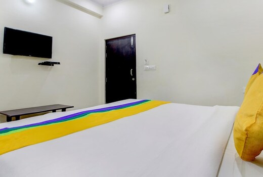 Hotel Radhey Radhey..