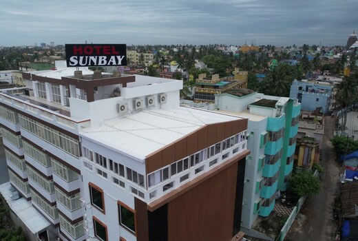 HOTEL SUNBAY - 700 mtr From Jagannath Temple
